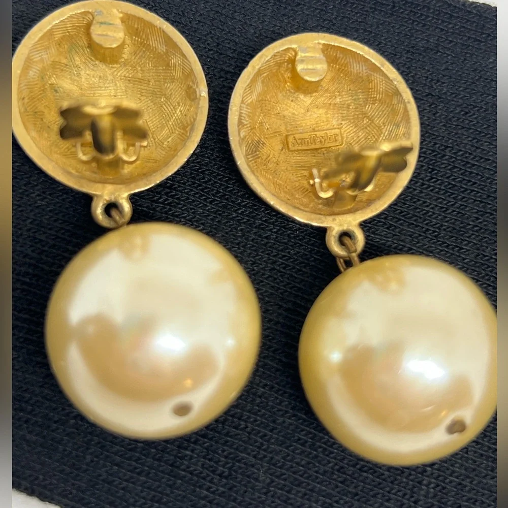 Vintage Ann Taylor Gold-tone Faux Pearl Dangle Clip On Earrings - Picture 7 of 10